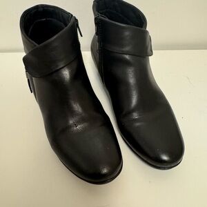 Black Ankle Boots ✨Booties✨ Kim Rogers 8.5